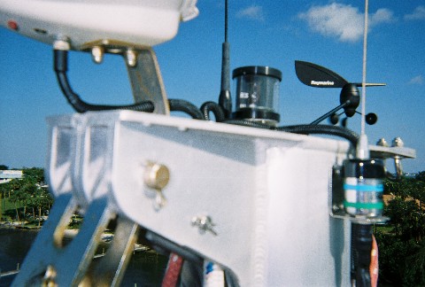 Tri-Color / Anchor Light Combo, VHF Antennas